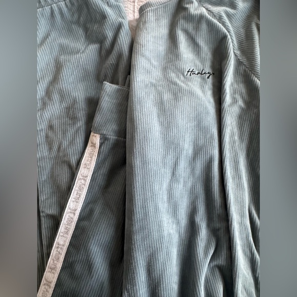 Lot Of 2 Hurley Women's Small Velour Pullover Sweatshirt And Pants Set Tracksuit - Picture 2 of 7